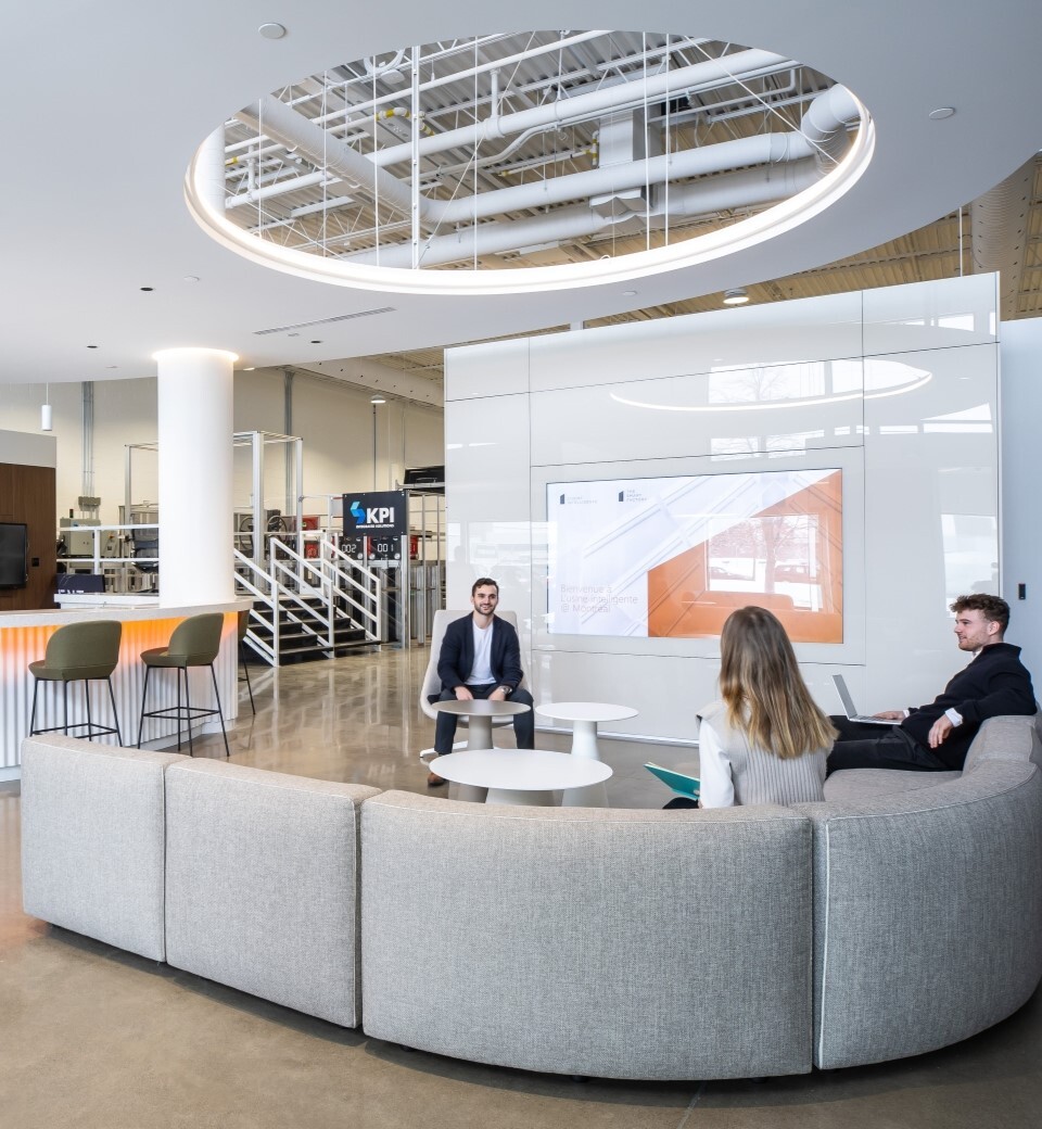 Espace de travail flexible à l'Usine intelligente de Deloitte, à Montréal