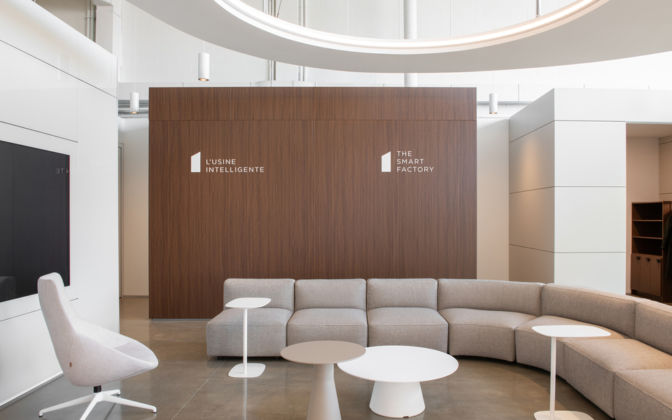 Multipurpose counter space - Deloitte Smart Warehouse, Montreal