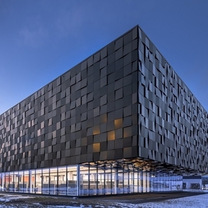 Édifice Simons vue de la facade, réalisée par GKC Architecture & Design