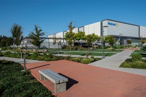 Coupure du ruban des nouveaux bureaux de Montréal